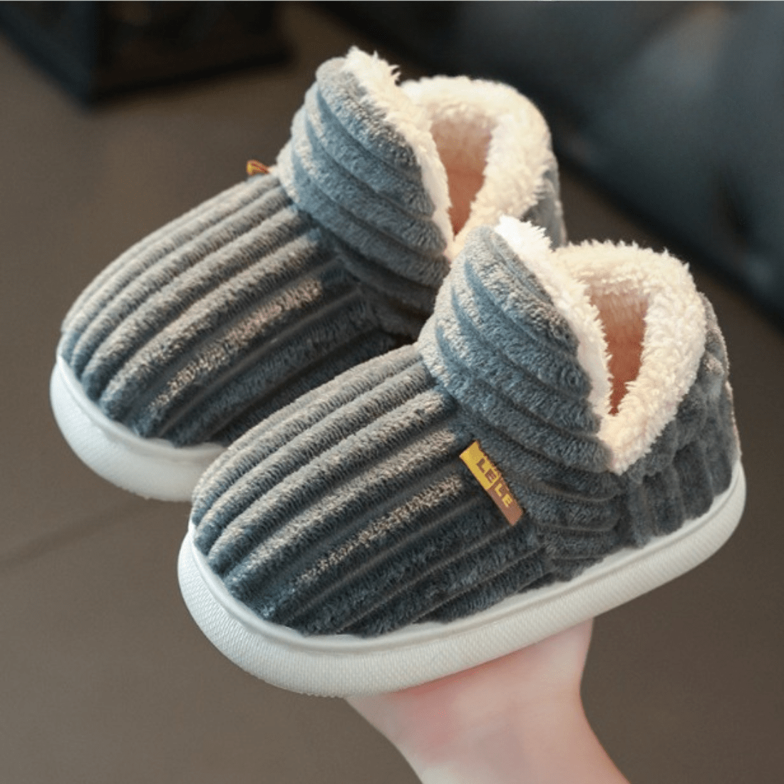 VuoraTherm™ — Wrap Your Feet in Cloud-Like Warmth and All-Day Cozy Support