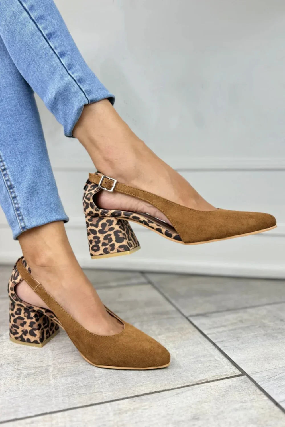 NORTHLINE STUDIO | LEOPARD PRINT HEEL SLINGBACKS