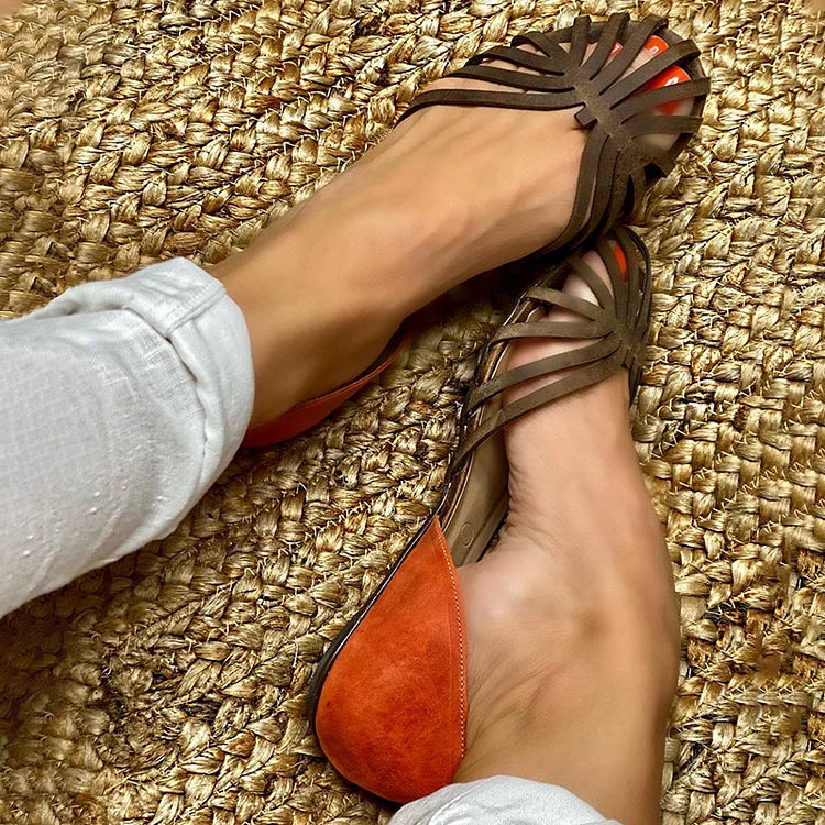 GIADA | Elegant carved sandals with refined bicolor detail