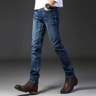 Slim Traveler Jean