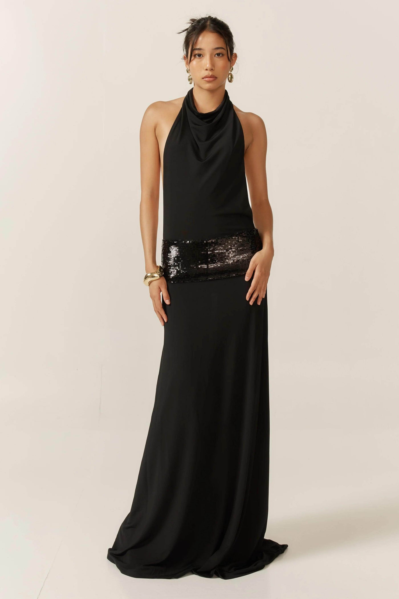 Miren - Slim Fit Halter Neck Backless Gown