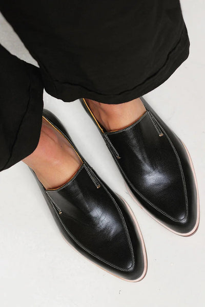 NORTHLINE STUDIO | ELEGANT MINIMALIST LOAFERS
