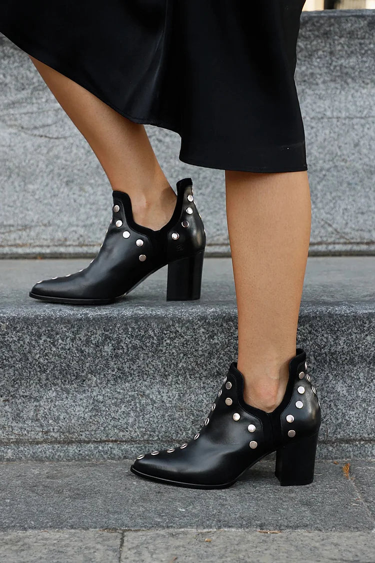 NORTHLINE STUDIO | STUDDED ANKLE BOOT WITH WIDE HEEL