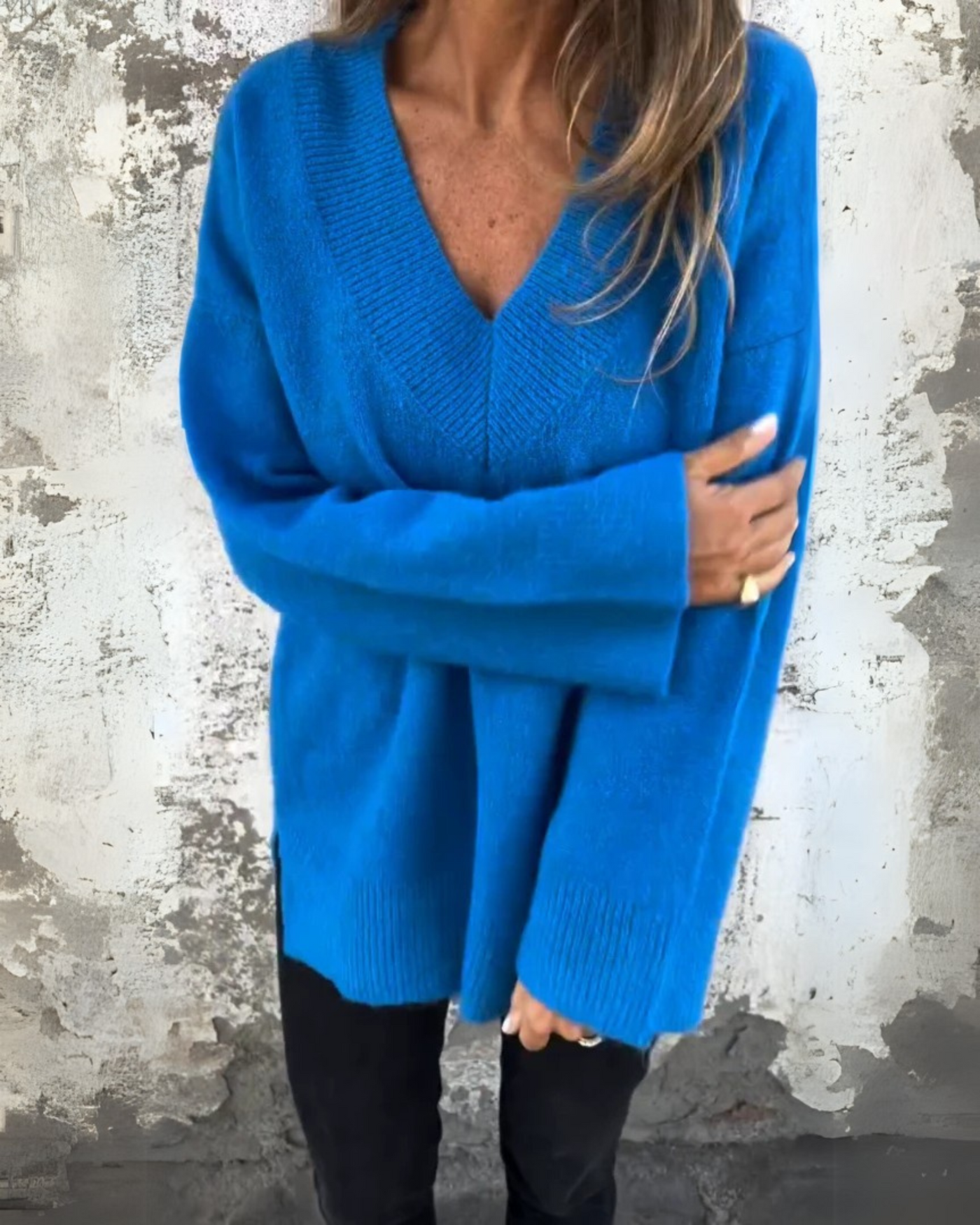 NORTHLINE STUDIO | V-NECK RELAXED SWEATER