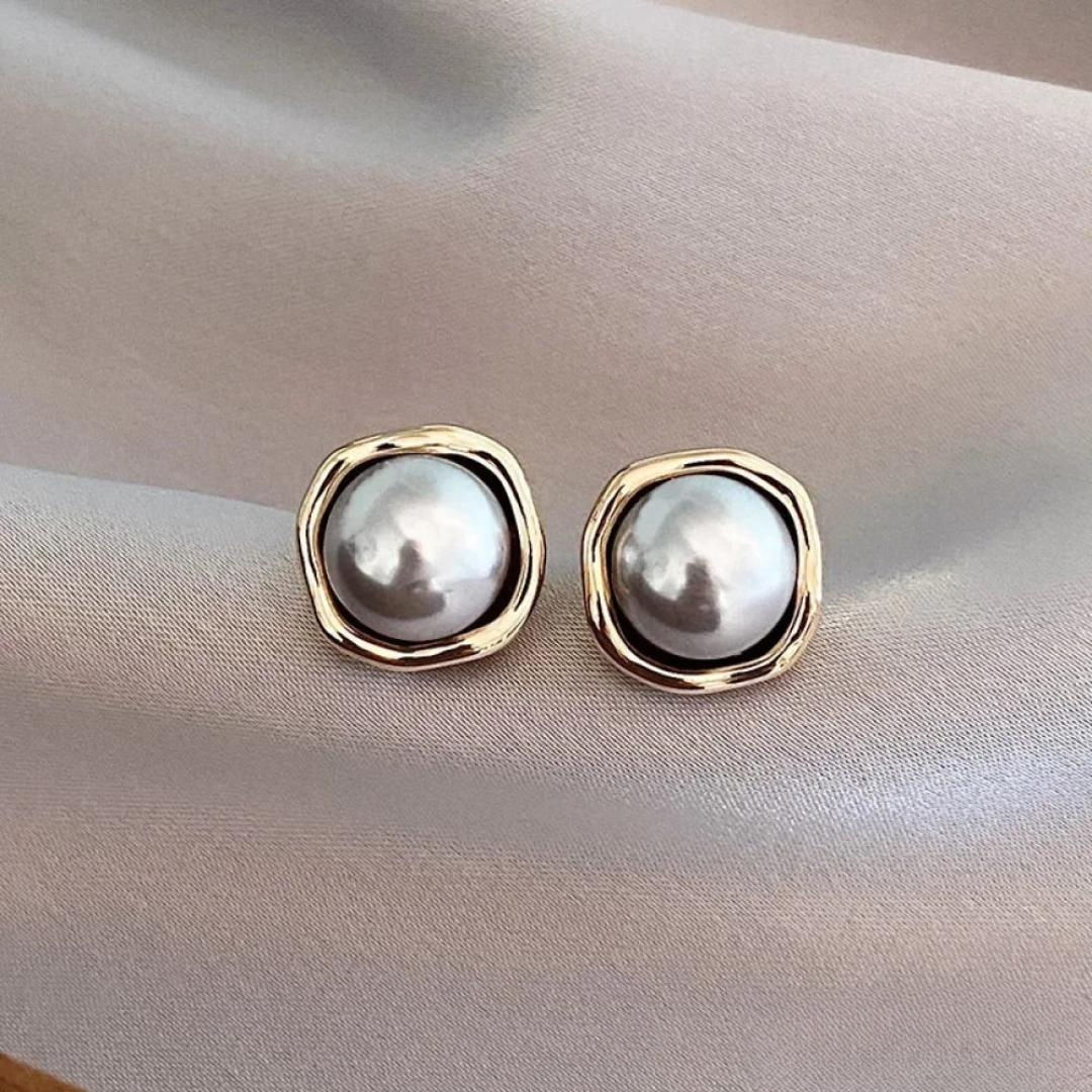 Serenella  | Elegant Black Pearl Earrings