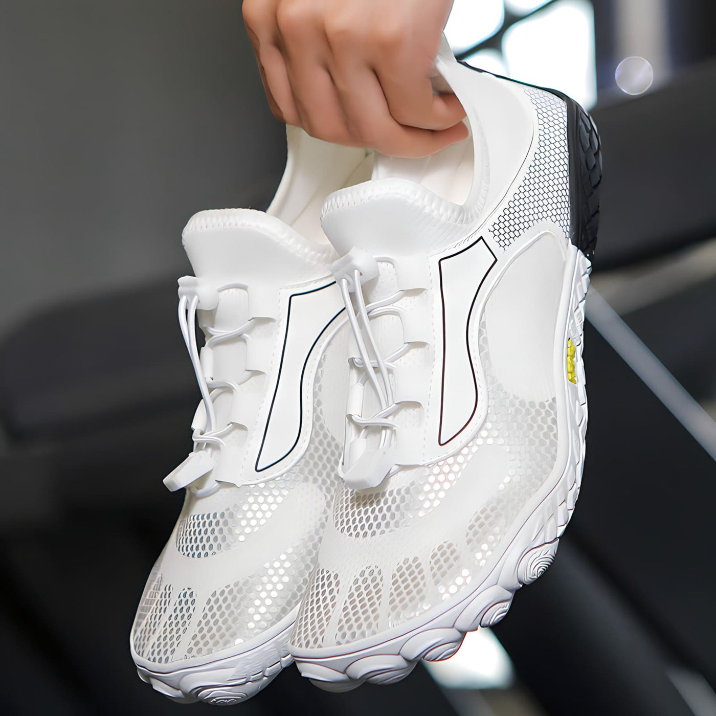 Non-slip barefoot shoes with protection.