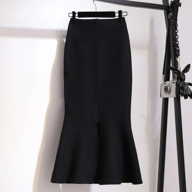 La Rue Houndstooth Trumpet Skirt