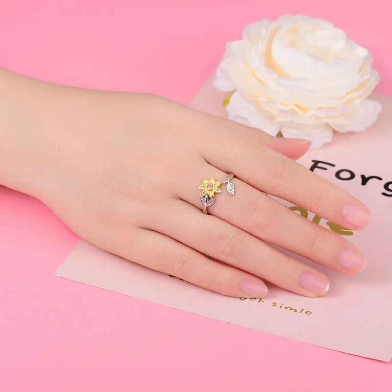 Bloom & Bee Zircon Ring