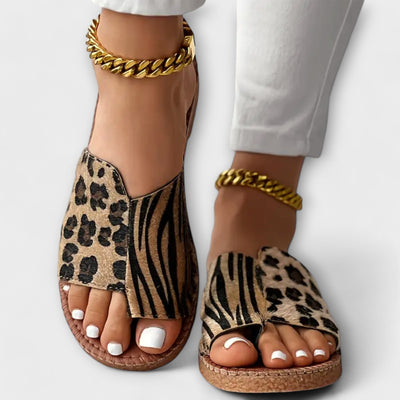 Clara™ - Sandalias de Animal Print Bicolor