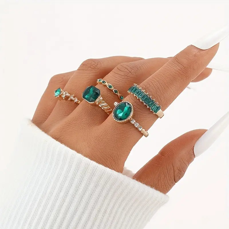 Zarina Exquisite Emerald Ring Set | Gold 18k
