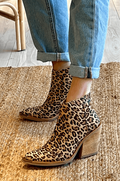 NORTHLINE STUDIO | POINTED TOE COWBOY BOOT