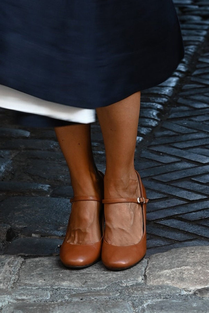 Bravina | Everyday Sandals with a Small Heel