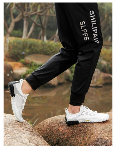 Non-slip barefoot shoes with protection.