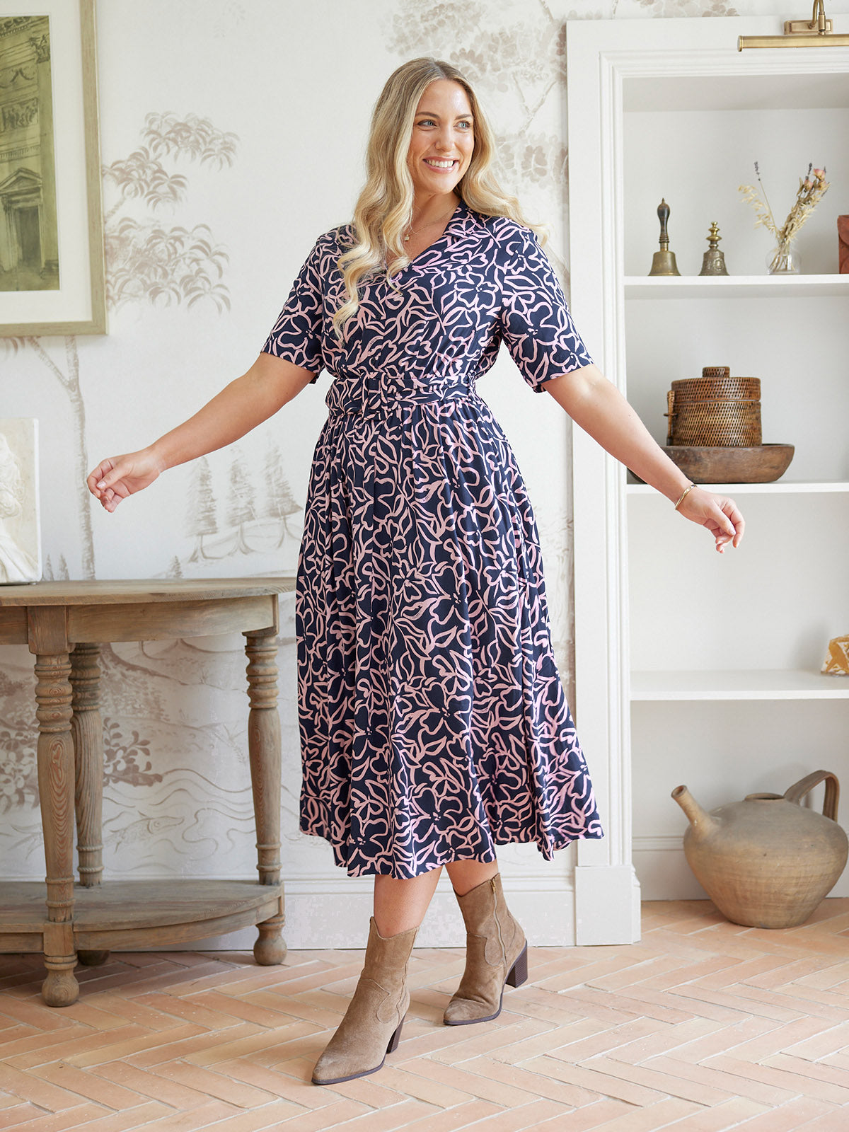 Camilla Dress - Navy Linear Floral