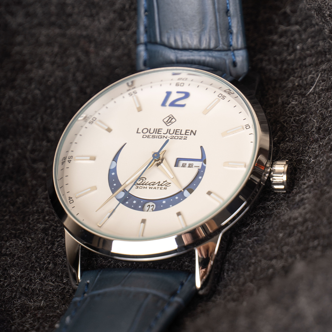 Elegant Luminous Moonphase Watch™