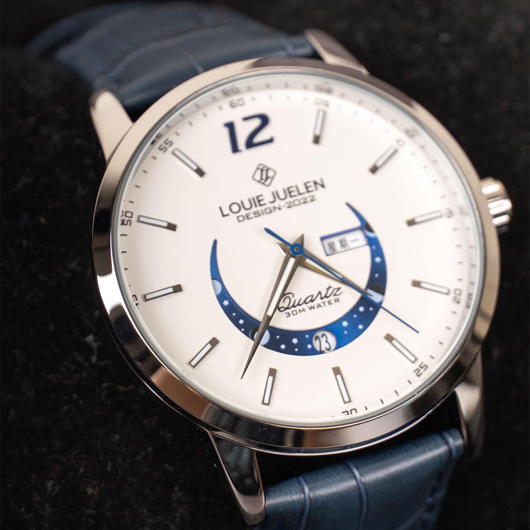 Elegant Luminous Moonphase Watch™