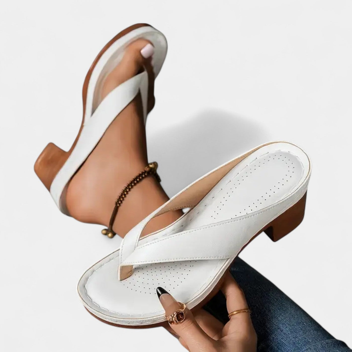 AURELIA™ – Sandalia ortopédica con tacón y estilo atemporal