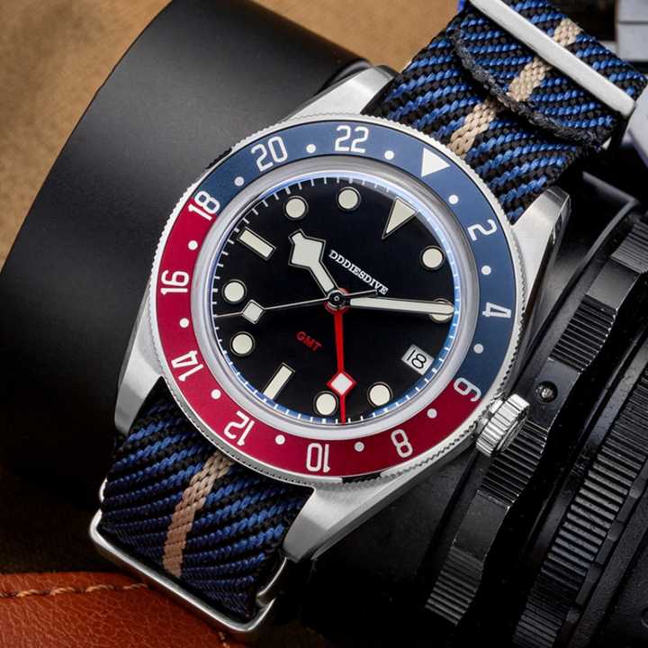 Luminous Luxury Quartz Watch