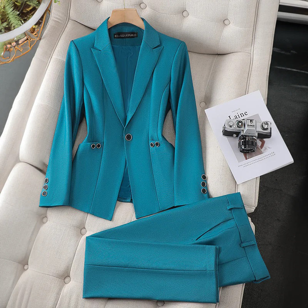 Avencea - Elegant set with blazer and trousers