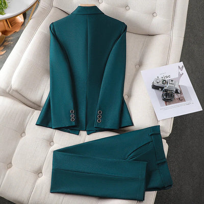 Avencea - Elegant set with blazer and trousers
