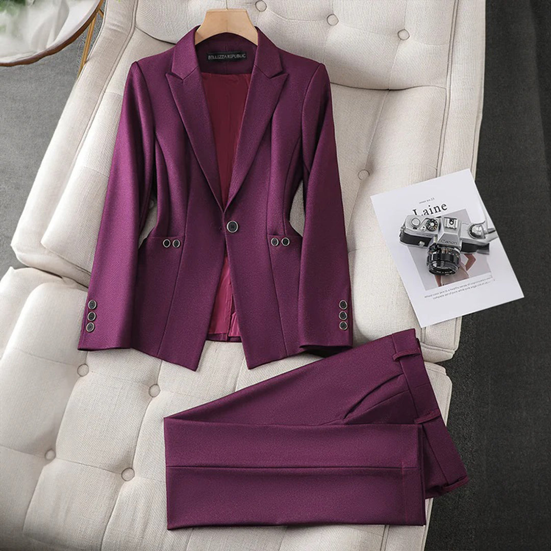 Avencea - Elegant set with blazer and trousers