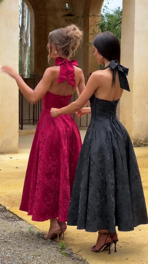 Esmeralda | Halter Sleeveless Midi Dress