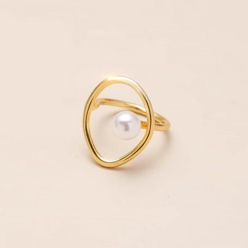 Minimalistic Gold-Tone Circle Ring with Pearl Detail