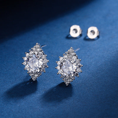 Aria Gaze Set | White Gold 16k