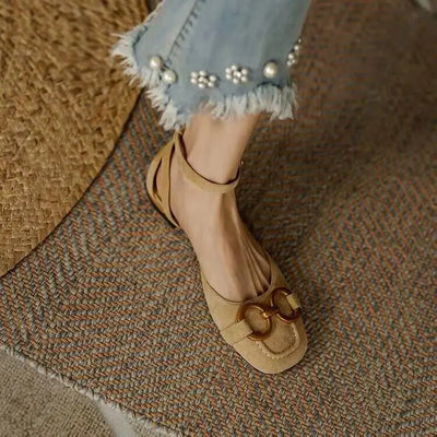 Mathilda | sandals with closed buckle