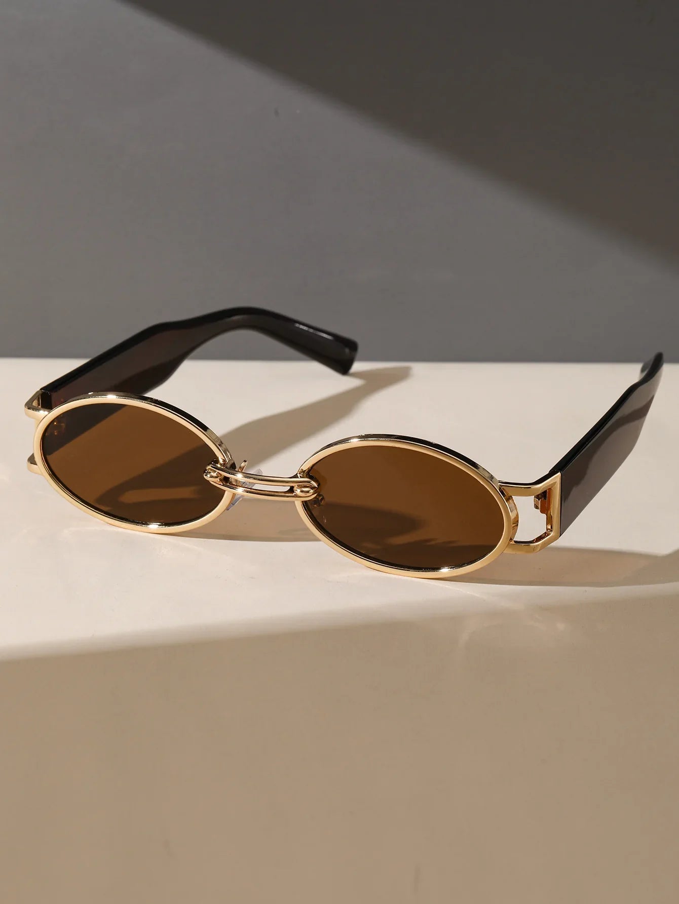 "Alba Serenata" Oval Vintage Sunglasses