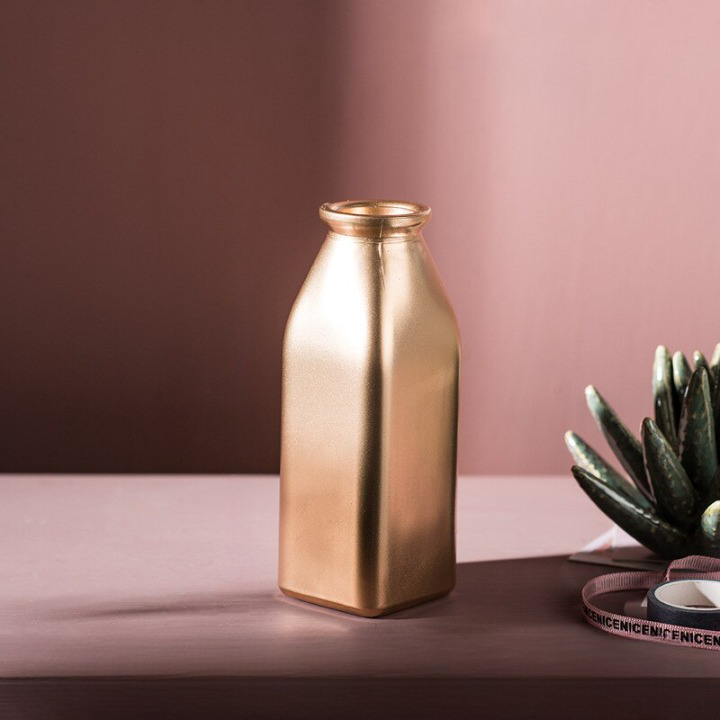 Vinthentic Gold Modern Vases