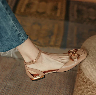 Mathilda | sandals with closed buckle