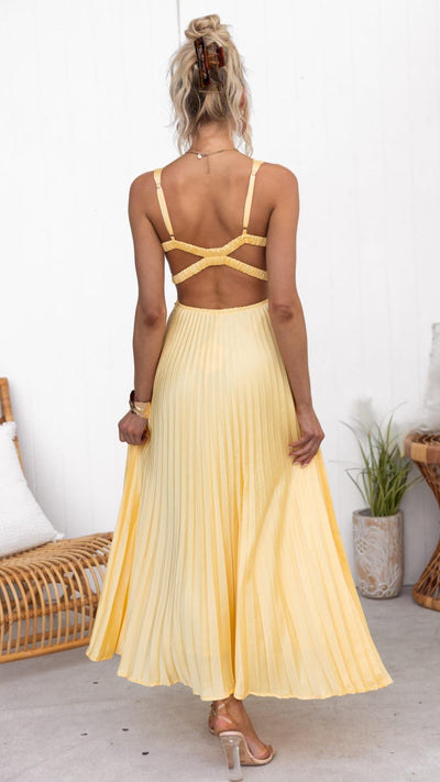 Nayeli | Elegant Pleated V-Neck Maxi Dress