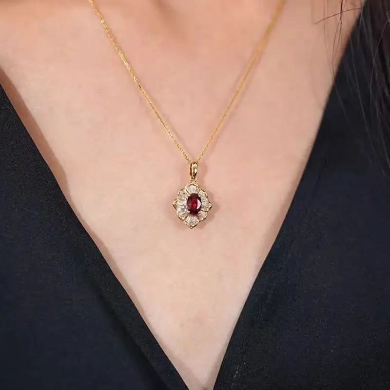 Kavella Solcrimson Necklace | Gold 18k