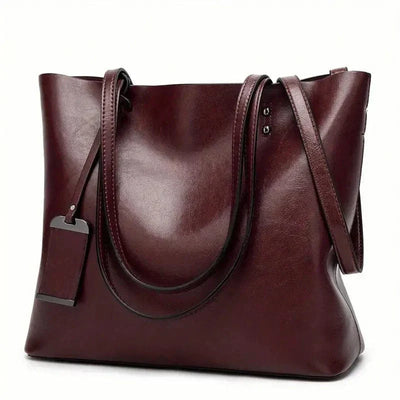 Elegant and versatile leather handbag