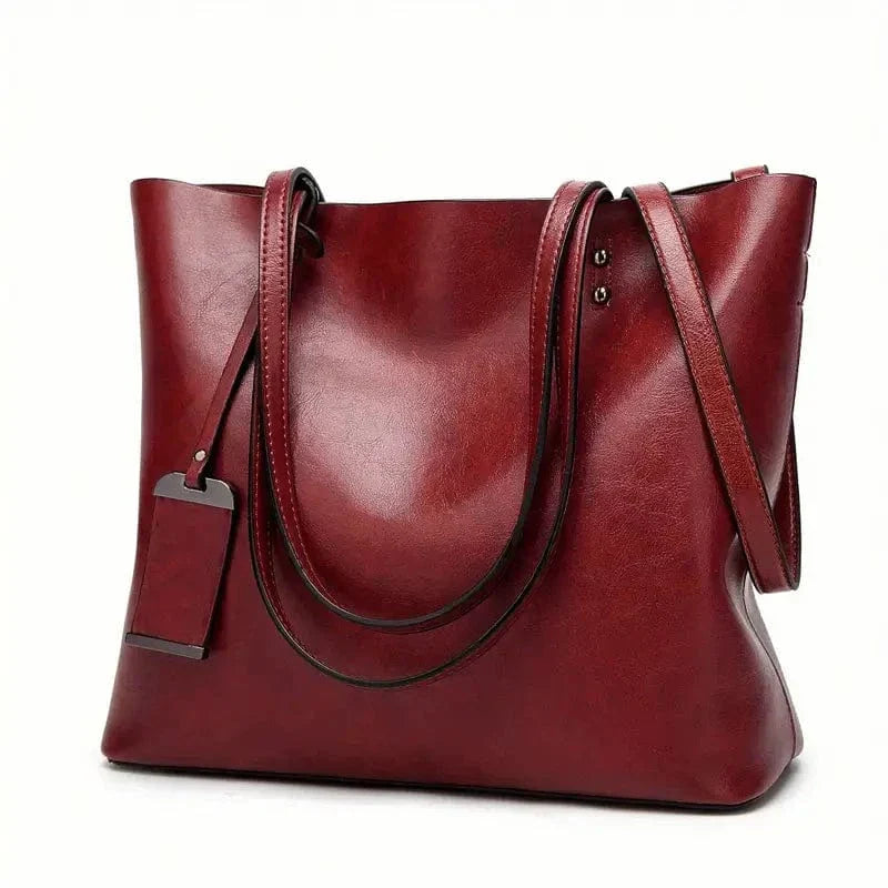 Elegant and versatile leather handbag