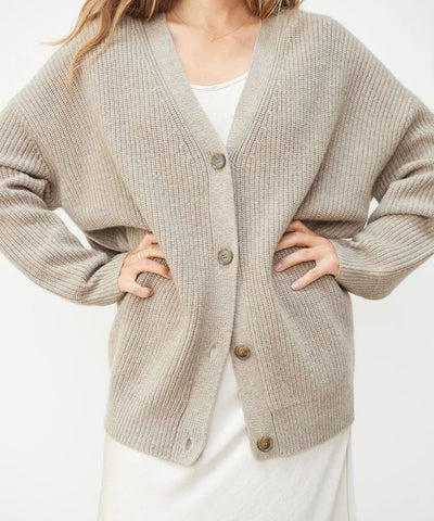 NORTHLINE STUDIO | Elegant Cardigan
