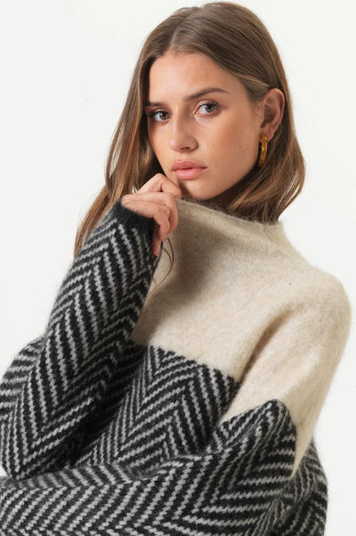 Adelie | Premium Turtleneck made of exquisite knit