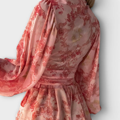 Cropped set with belt and long sleeves