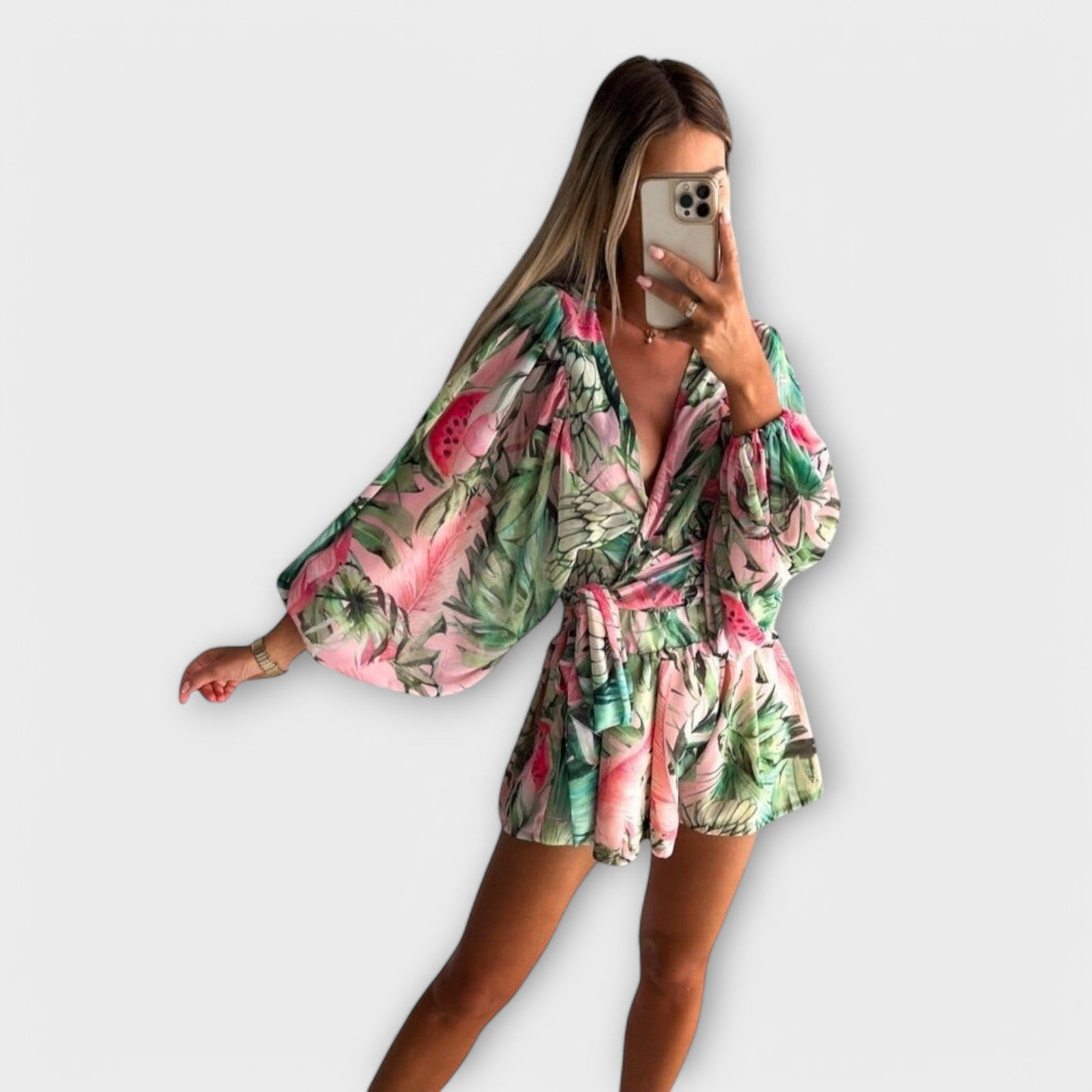 Cropped set with belt and long sleeves