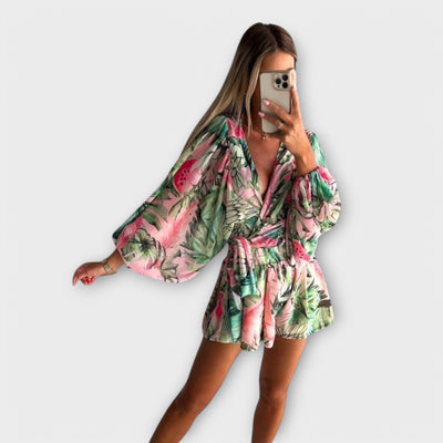 Cropped set with belt and long sleeves