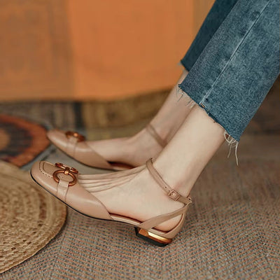 Mathilda | sandals with closed buckle