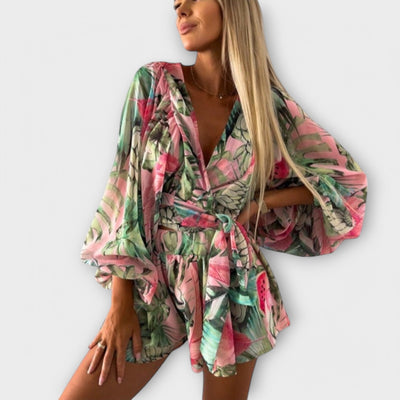 Cropped set with belt and long sleeves